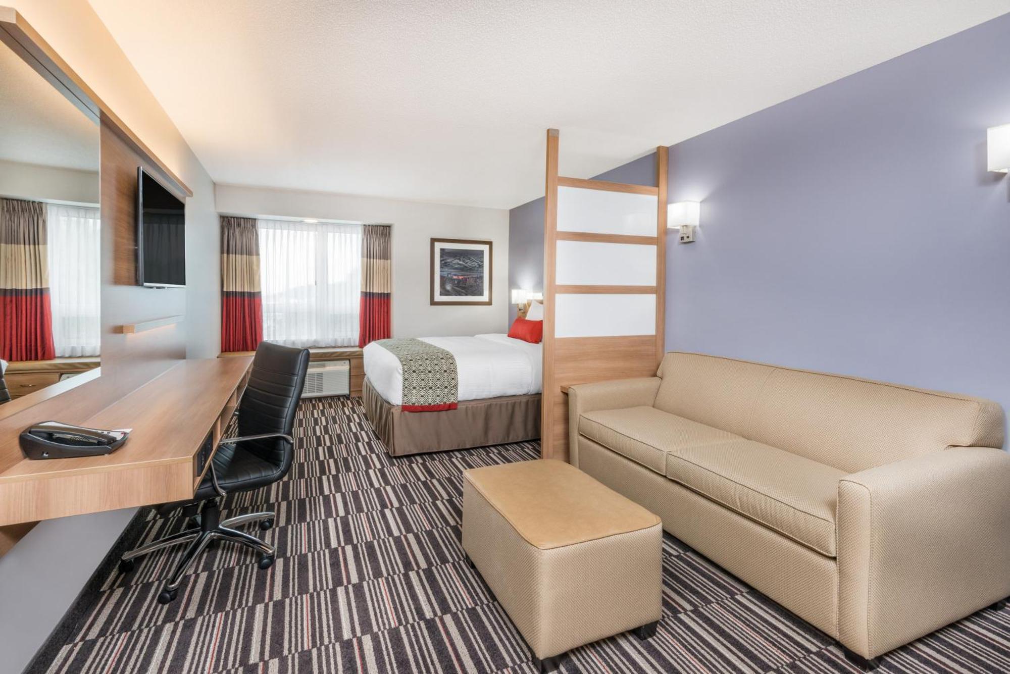 Hotel Microtel & By Wyndham