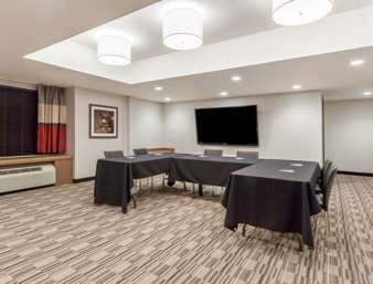 Microtel & By Wyndham Hotel 3*